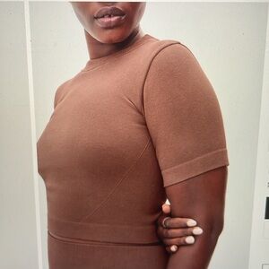 Everlane Seamless Tee NWT